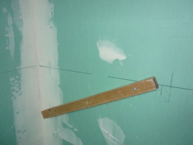 douche italienne sur plancher bois, ligne de niveau de l'embase kit  retigripp  du mitigeur