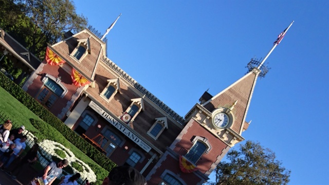 VISITANDO DISNEYLAND RESORT: Entrando en Disneyland Park - DISNEYLAND RESORT En HALLOWEEN (ANAHEIM, LOS ANGELES) (30)