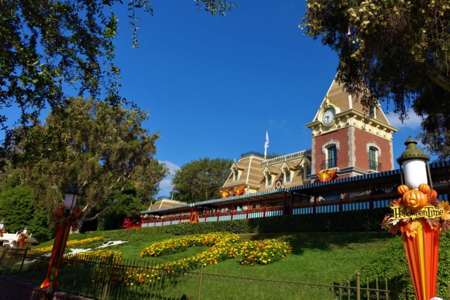 VISITANDO DISNEYLAND RESORT: Entrando en Disneyland Park - DISNEYLAND RESORT En HALLOWEEN (ANAHEIM, LOS ANGELES) (31)